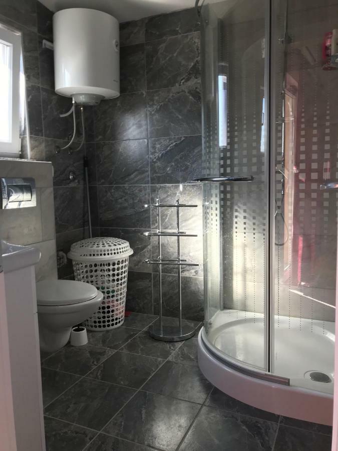 Apartmani Darija Vir Luaran gambar